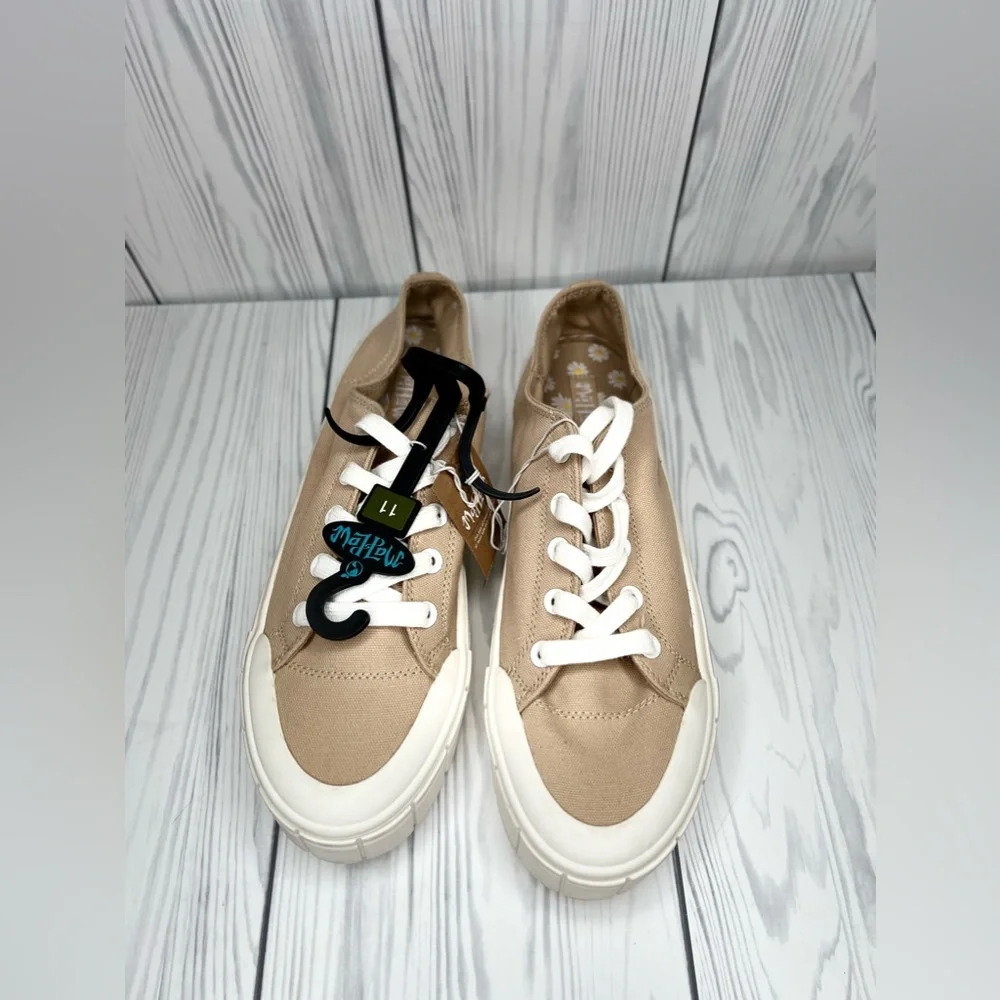 Mad Love Women’s Fran Black Platform Casual  Lace-Up Canvas Sneaker